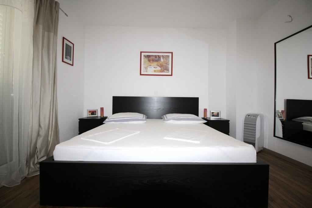 Apartment Dalmatien Traumhaus Макарска Екстериор снимка