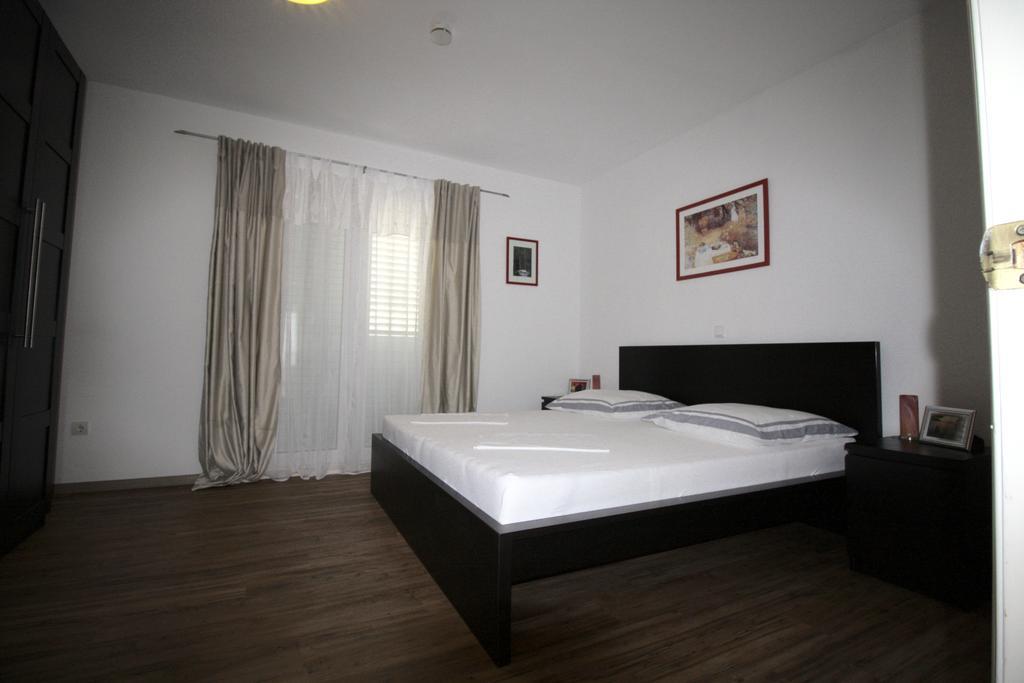 Apartment Dalmatien Traumhaus Макарска Екстериор снимка