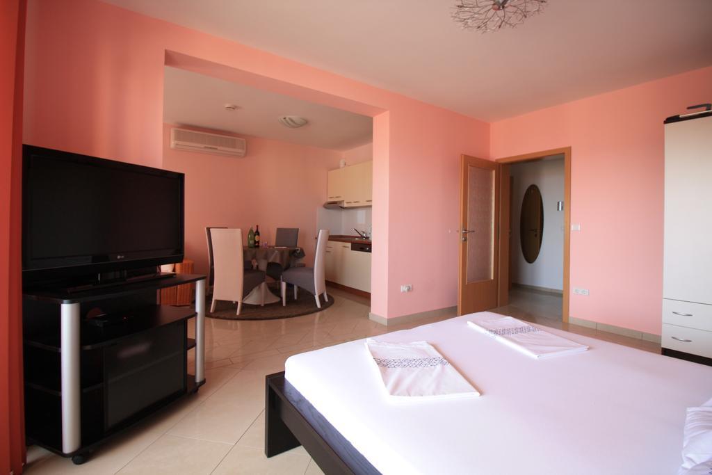 Apartment Dalmatien Traumhaus Макарска Екстериор снимка