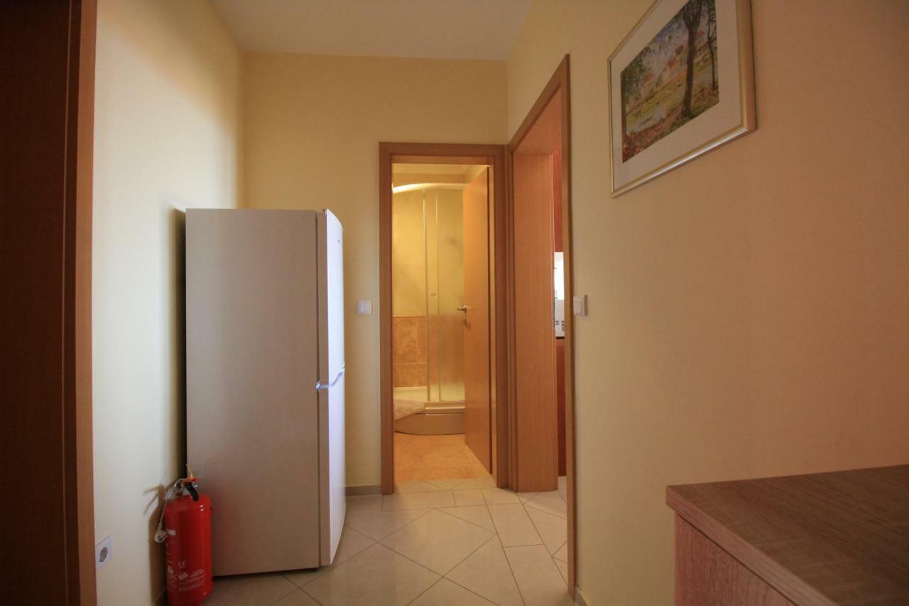 Apartment Dalmatien Traumhaus Макарска Екстериор снимка